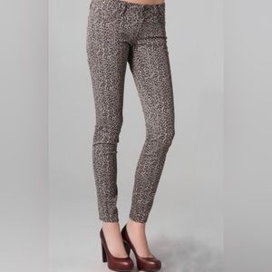 PAIGE Snow leopard Peg Skinny Jeans size 28